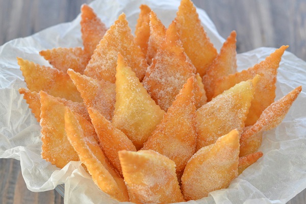 Cenci di Carnevale- A typical Chianti Dessert
