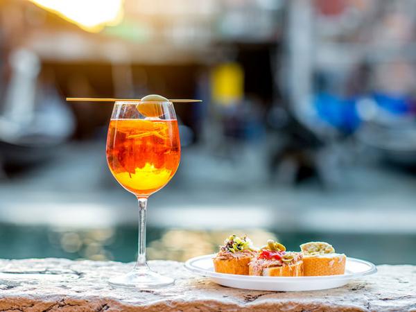 7 wine-based drinks for this Summer